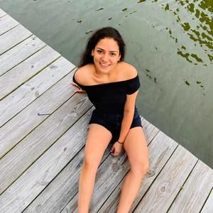 Meet your Posher, Fernanda